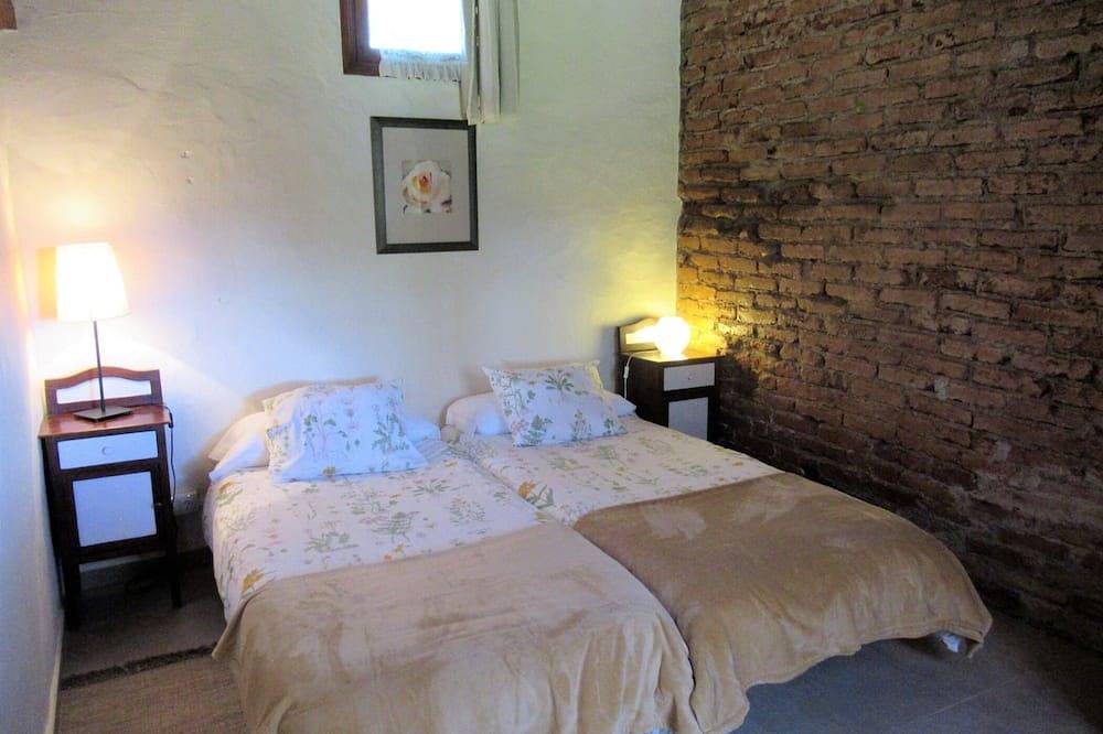 Vivelorural: Alpendre de Ayala, piscina y jardín in Santa Brígida, Gran Canaria Norte