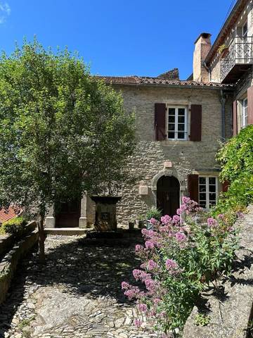 Gîte pour 6 personnes, avec vue et jardin, animaux acceptés à Vieussan