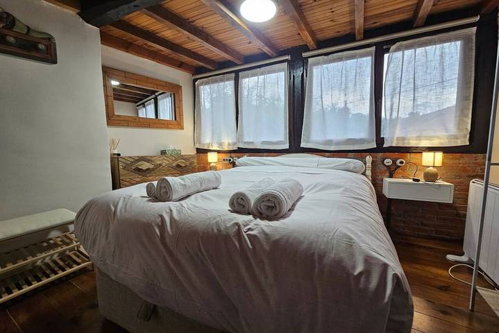 Ganze Wohnung, Gemütliche Wohnung mit Wlan, Kamin und Waschmaschine in Piloña, Sierra del Sueve