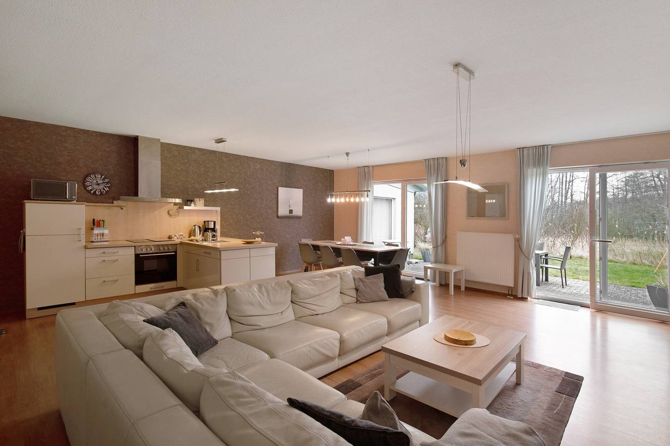 Ferienhaus 'Poolhaus Am Leuchtturm' mit privater Terrasse, privatem Garten und Wi-Fi in Bastorf, Neubukow-Salzhaff