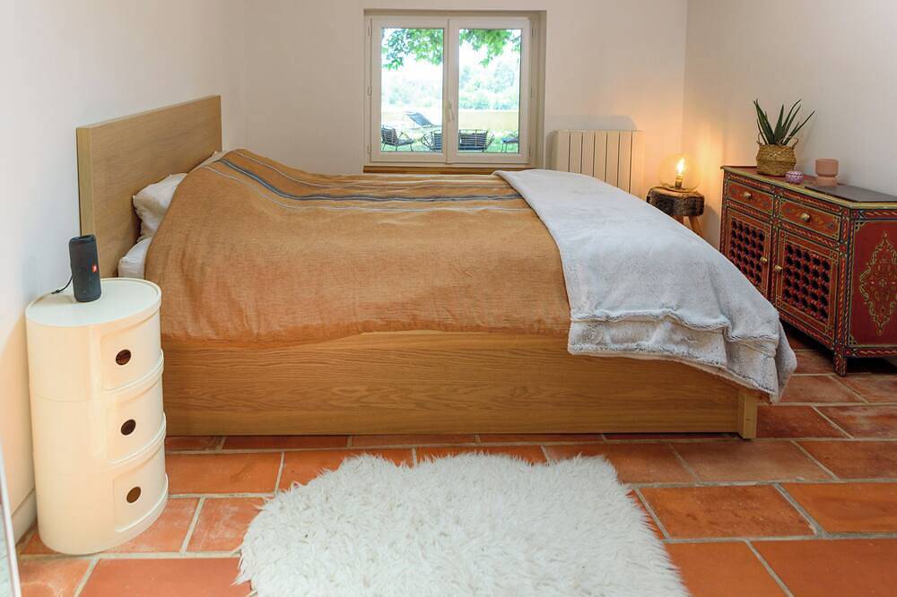 Entire apartment, Dependency rental in a mas in Provence for 2 people in Solliès-Pont, Toulon region
