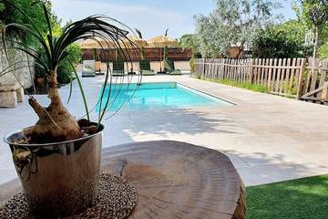 Location de vacances pour 8 personnes, avec jacuzzi et jardin à Boissières