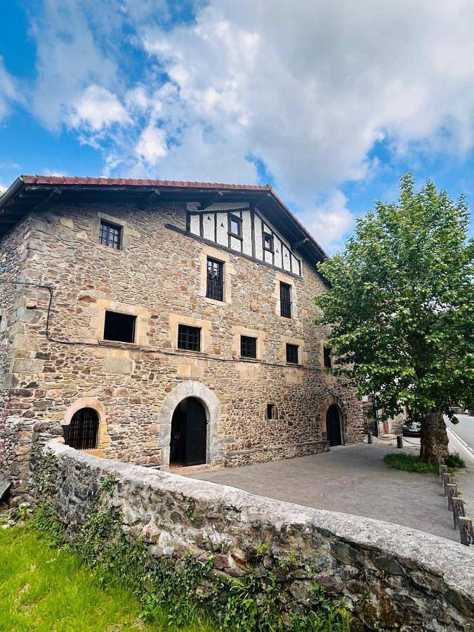 Casa rural para 8 personas, con terraza y vistas en Pirineo Navarro