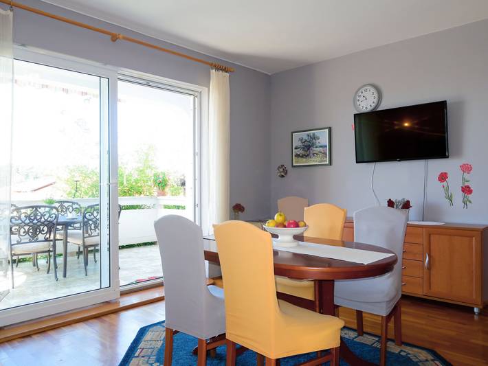 Ferienwohnung für 3 Personen, mit Balkon und Garten in Banjol - 2