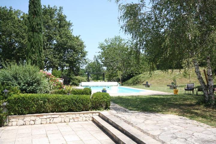 Location de vacances pour 2 personnes, avec piscine ainsi que jardin et vue, animaux acceptés à Montayral - 3