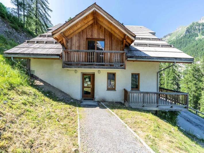 Chalet pour 6 personnes, avec piscine et balcon à Les Orres
