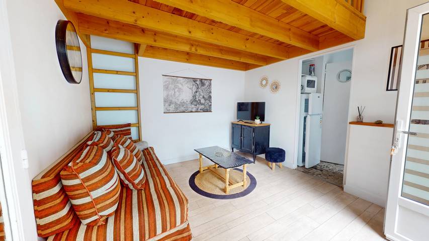 Gîte pour 4 personnes, avec terrasse dans Plage du Nau - 2