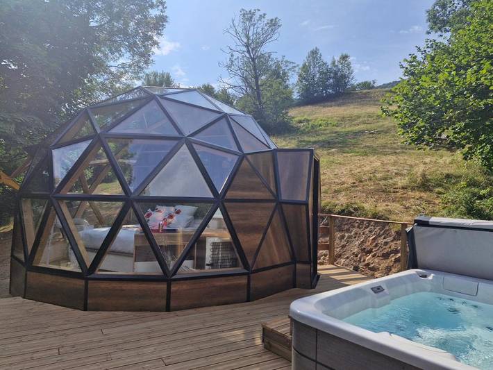 Lodge pour 2 personnes, avec jacuzzi ainsi que terrasse et sauna - 1