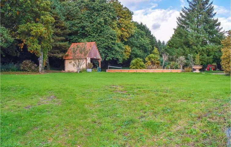 Location de vacances pour 6 personnes, avec jardin et piscine à Plounévez-Moëdec - 2