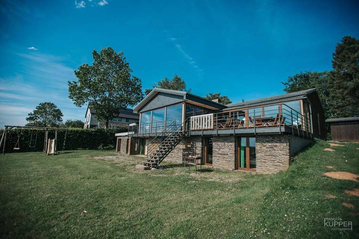 Ferienhaus für 30 Personen, mit Garten und Sauna sowie Whirlpool