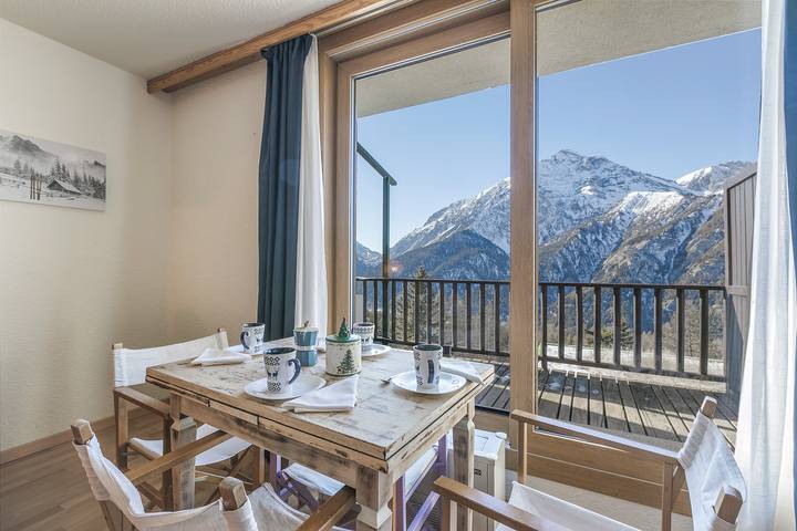 Ganze Wohnung, Studio Sansi 34 with Balcony Views in Cesana Torinese, Via Lattea