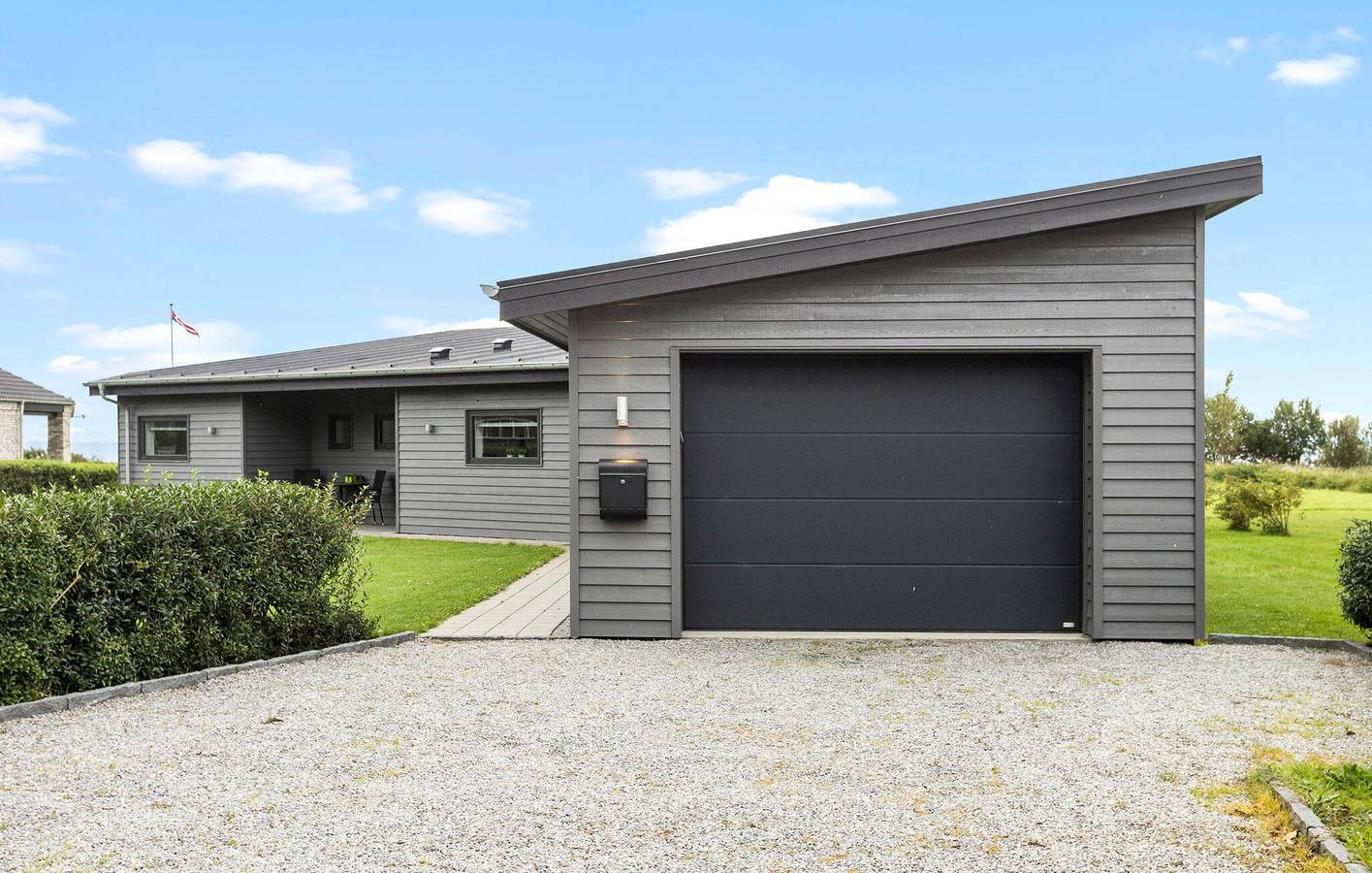 Vacation house for 6 people with yard in Årø, Haderslev