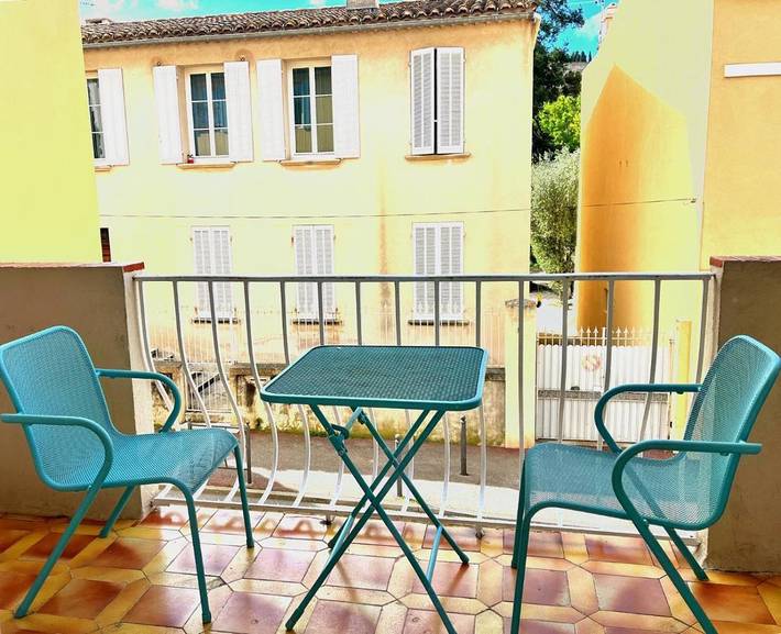 Gîte pour 4 personnes, avec terrasse dans Casino De Cassis