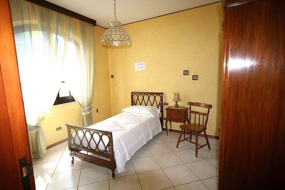 Villa Trapezio with private pool and tennis court in Sant'Andrea (Sardinien), Campidano