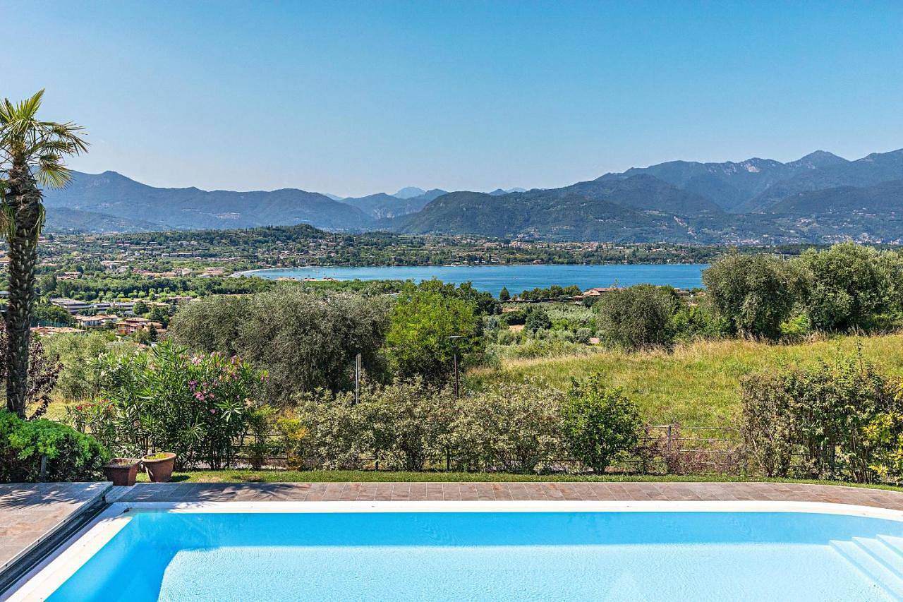 Villa with Private Pool in Manerba del Garda, Prealpi Gardesane