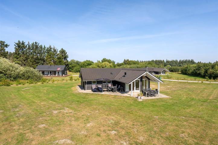 Ferienhaus für 10 Personen, mit Whirlpool und Terrasse sowie Sauna in Tranum Strand