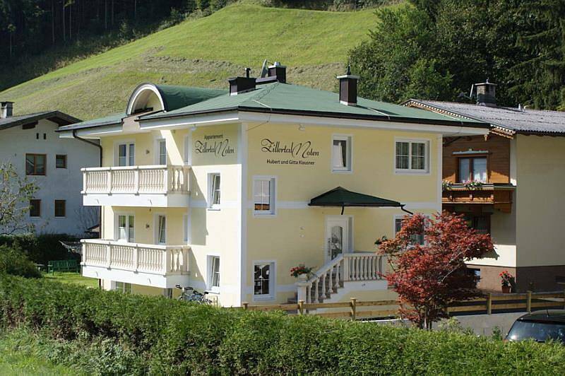 Ganze Ferienwohnung, Apart Ramona (2. Stock) in Tuxer Alpen, Aschau im Zillertal
