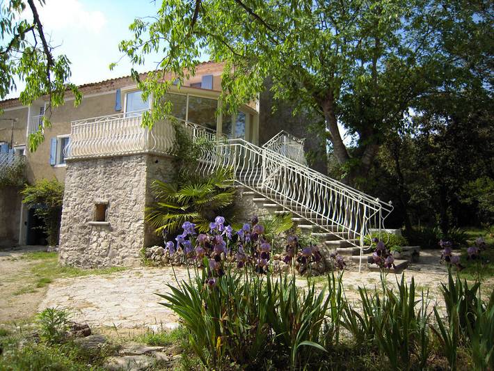 Gîte pour 6 personnes, avec jardin ainsi que terrasse et piscine à Notre-Dame-de-Londres
