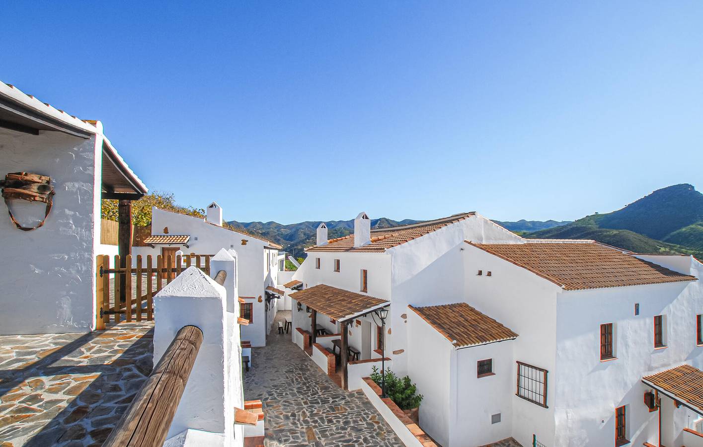 Encantador apartamento de 250 m² con piscina y terraza, cerca de Río de Companillas in Campanillas, Almogía