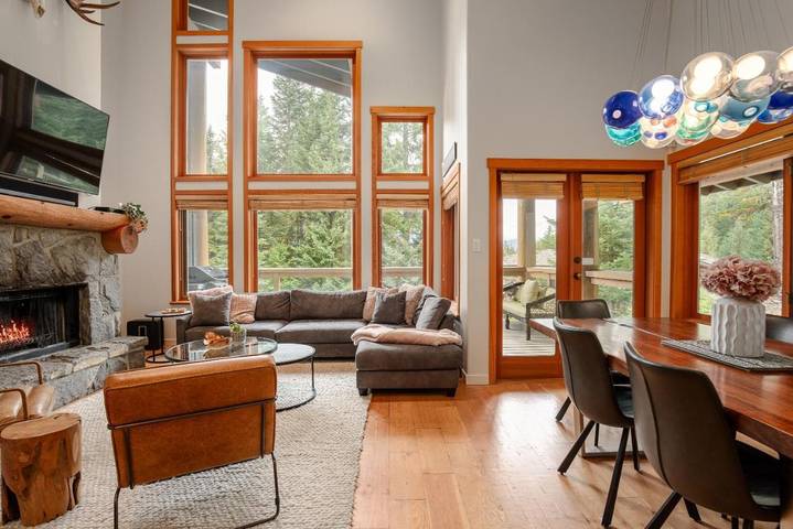 Vakantiehuis voor 8 personen, with whirlpool and zwembad as well as balkon in Whistler