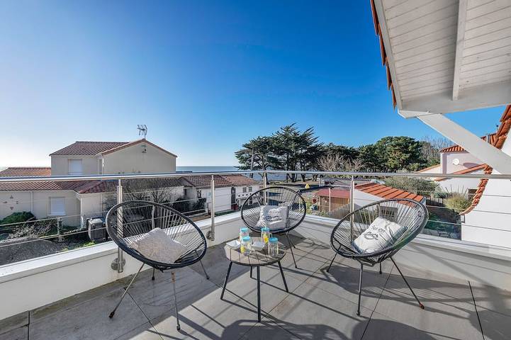 Gîte pour 4 personnes, avec jardin dans Plage de la Sennetière
