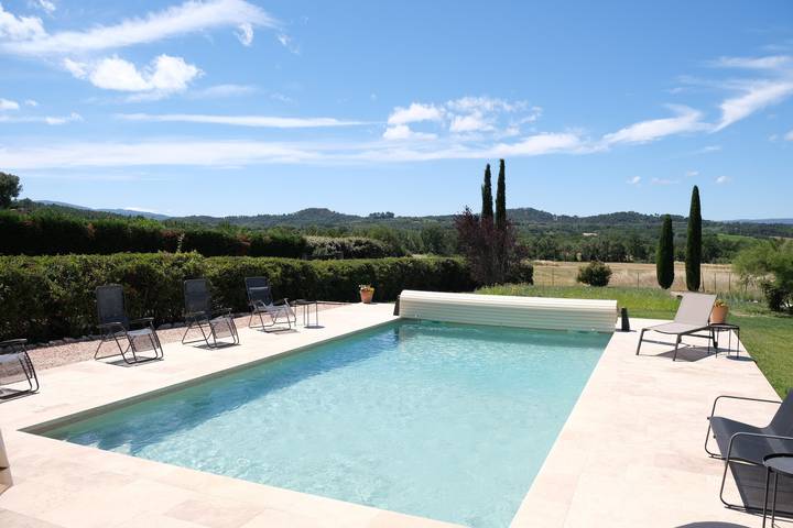 Location de vacances pour 8 personnes, avec piscine et jardin, animaux acceptés à Roussillon - 2