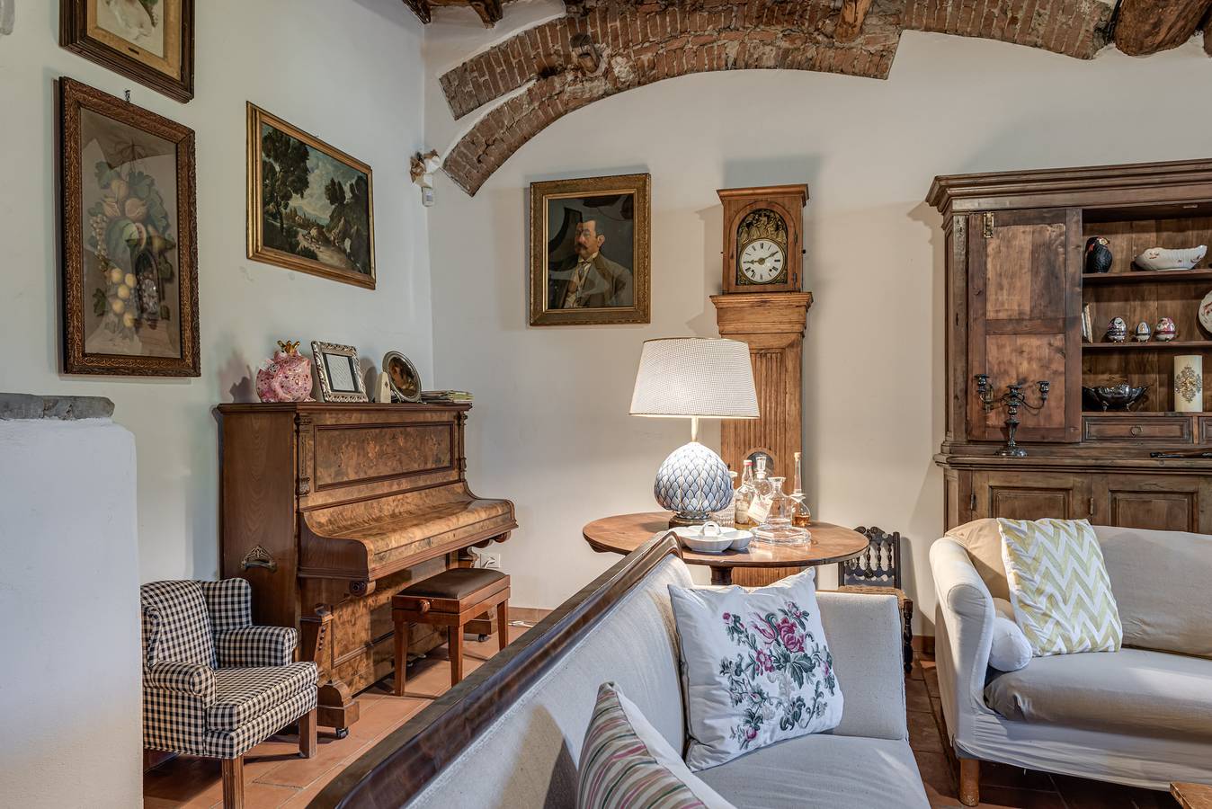 Entire apartment, Apartment 'Il Pozzo Dei Desideri' with Private Garden, Wi-Fi and Air Conditioning in Gavinana Galluzzo, Florence