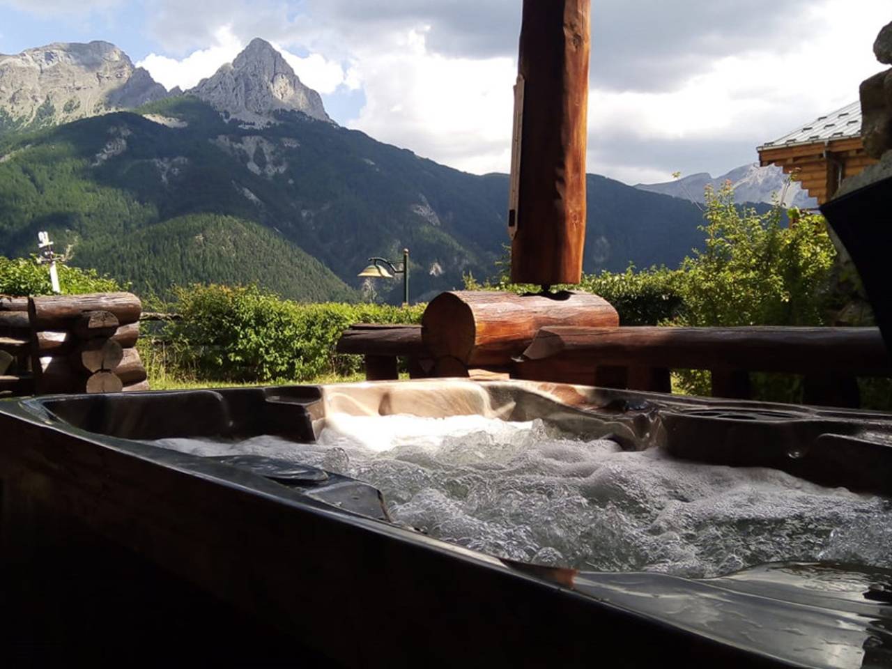Superbes Leistungen: Chalet für 8, nah an der Gondelbahn, Sauna, Spa, Kamin, Panoramablick in Pra-Loup, Uvernet-Fours