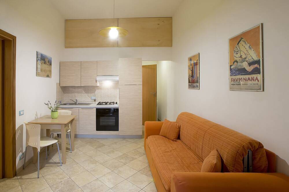 Appartement entier, La cour fleurie Ltd. in Trapani, Province de Trapani