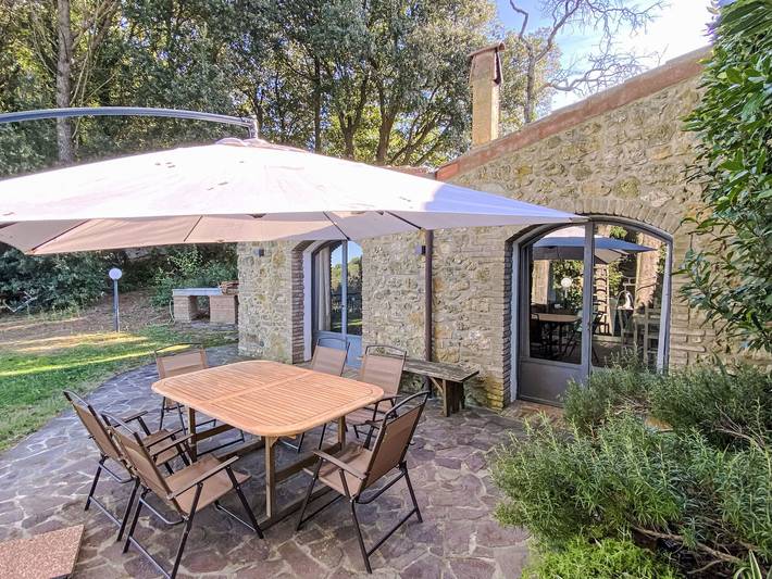 Casa vacanza per 2 persone, con giardino e terrazza a Guardistallo