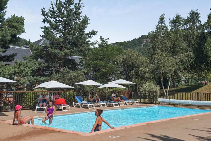 Gîte pour 2 personnes, avec balcon et piscine, adapté aux familles à Ax-les-Thermes - 2