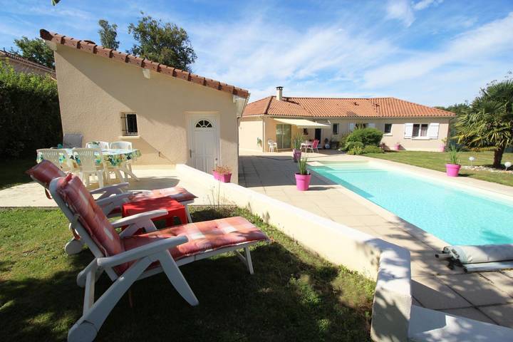 Location de vacances pour 4 personnes, avec piscine et jardin à Limoges - 2
