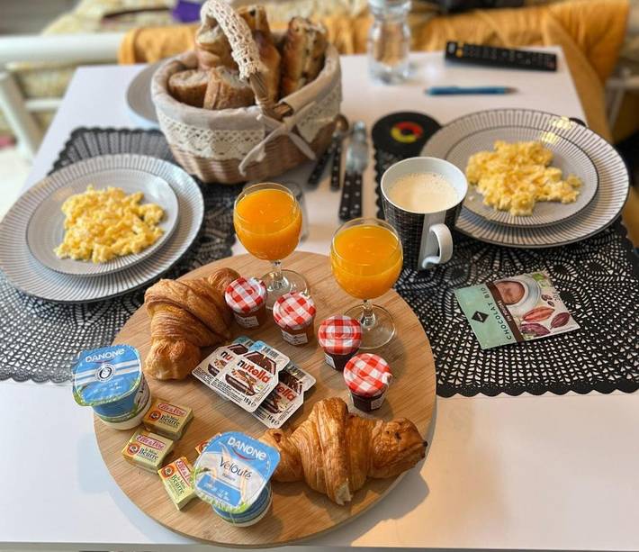 Gîte pour 2 personnes, avec piscine ainsi que vue et terrasse à Tilly-sur-Seulles - 3