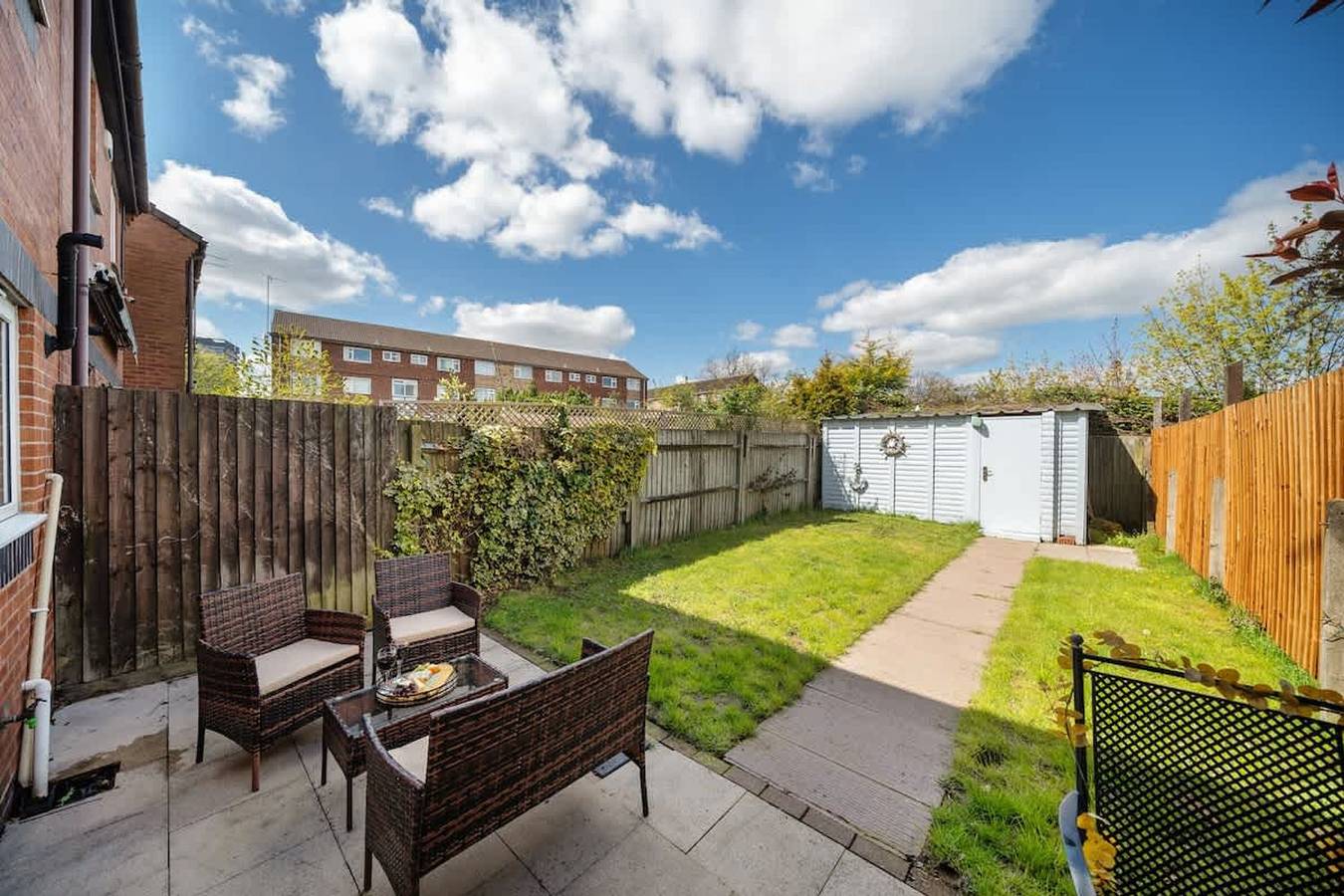 3 Bd   Large Garden  Driveway  Sleeps 8   1 5 Bath in Coventry, Birmingham y alrededores