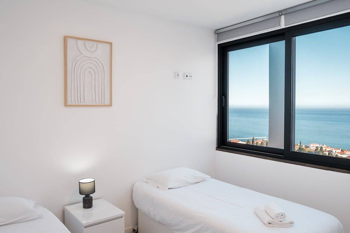 Ganze Wohnung, Ferienwohnung für 6 Personen mit Terrasse in Câmara de Lobos, Madeira