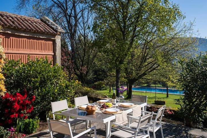 Chalet para 6 personas, con jardín además de vistas y piscina, Se admiten mascotas en Comarca de Pontevedra - 2