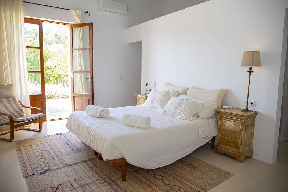 Splendid villa with nice views over the valley in Esporles, Mallorca Oeste