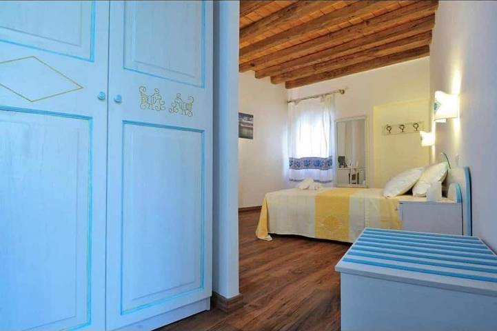 Location de vacances pour 16 personnes, avec jacuzzi et terrasse à Loceri - 2