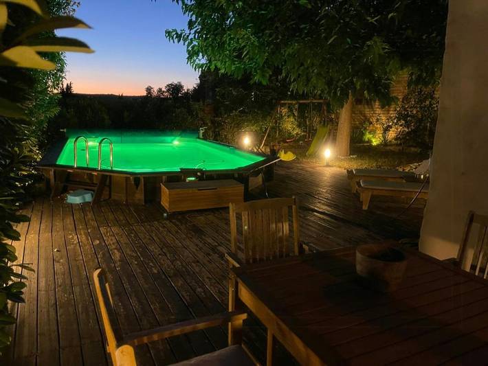 Location de vacances pour 20 personnes, avec jardin ainsi que terrasse et piscine à Soupex