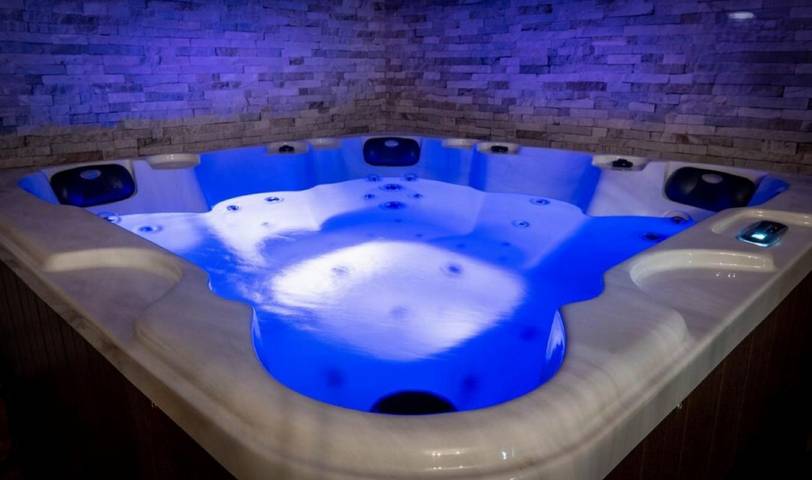 Gîte pour 14 personnes, avec piscine et jacuzzi ainsi que balcon et jardin à Cornimont - 4