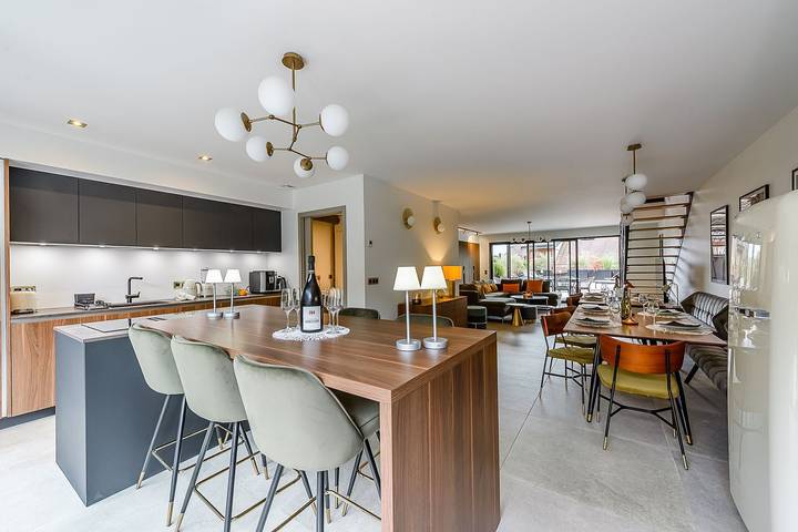 Villa pour 13 personnes, avec terrasse et jardin sur le Lac d'Annecy - 4