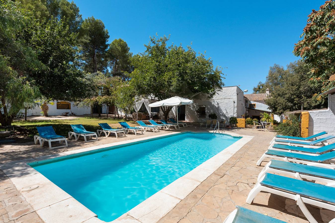 Casa de Campo 'Cortijo La Vega Archidona' com Vista para a Montanha, Wi-Fi e Ar Condicionado in Archidona, Málaga Provincia