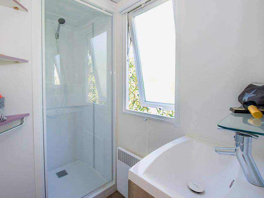 Camping Via Romana  - Mobilhome 6 personnes - Classic | 3 Ch. | 6 Pers. | Terrasse surélevée in Prunelli-di-Fiumorbo, Parc naturel régional de Corse