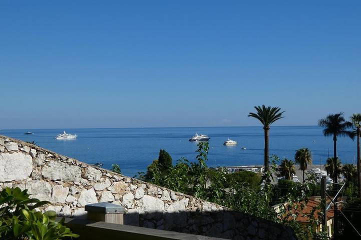 Villa pour 8 personnes, avec piscine et jacuzzi, animaux acceptés dans Cap Ferrat