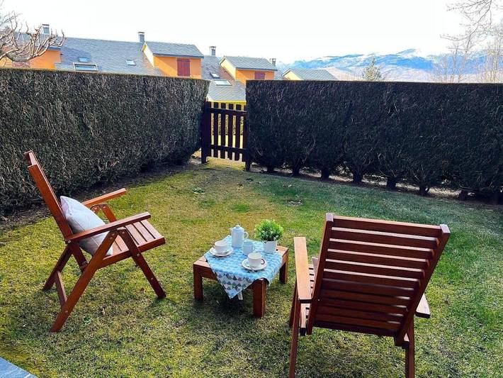Gîte pour 4 personnes, avec Jardin à Sainte-Léocadie - 2