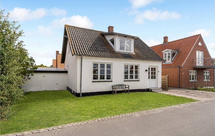 Ferieudlejning for 5 personer, med Terrasse i Lohals
