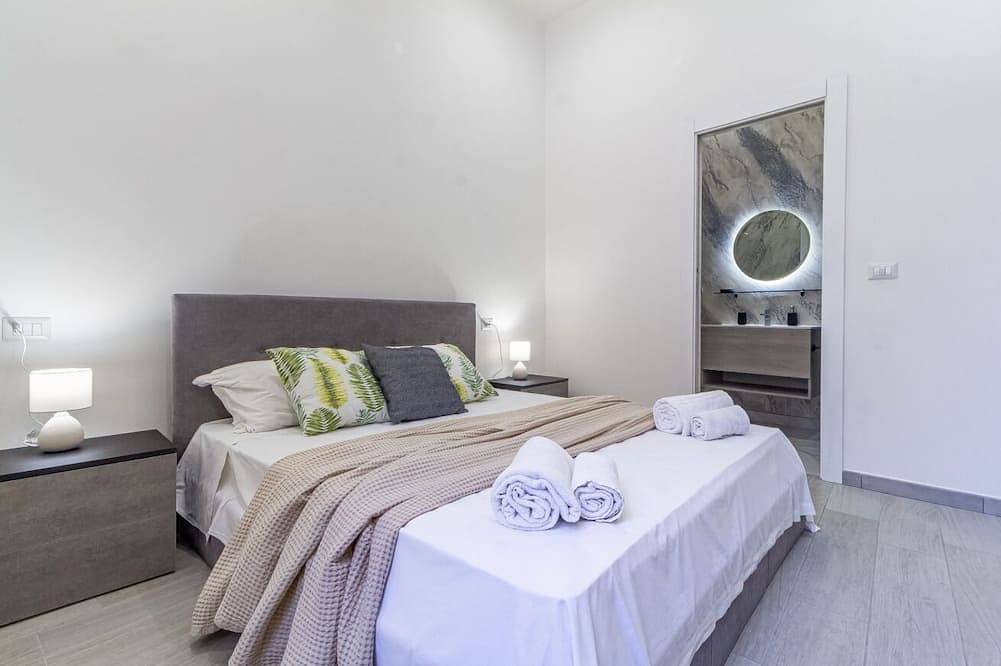 Appartamento intero, Carlo's Apartment | Vicino stazione ferroviaria e dei pullman | 2 minuti dal centro | Netflix e Wi Fi Gratis in Sassari, Provincia di Sassari