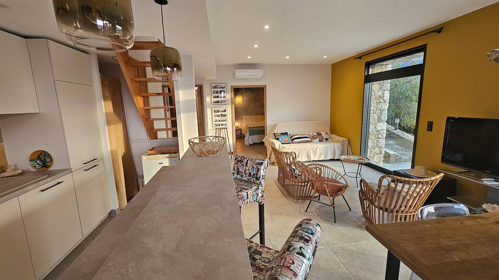 Casa Vacacional 'In Chiusella Piscine De Rêve' con Vistas al Mar, Wi-Fi y Aire Acondicionado in Belgodère, Region de Calvi