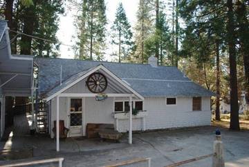 Chalet for 10 Guests in Bass Lake, Madera County, Picture 4
