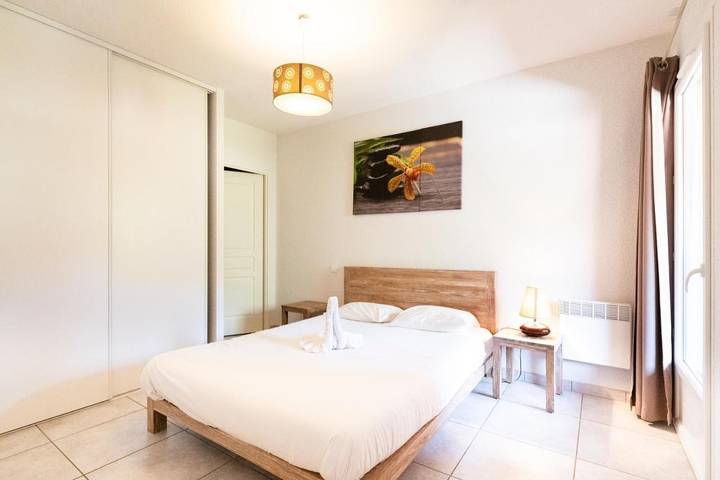 Location de vacances pour 2 personnes, avec piscine ainsi que jardin et vue à Figanières - 2
